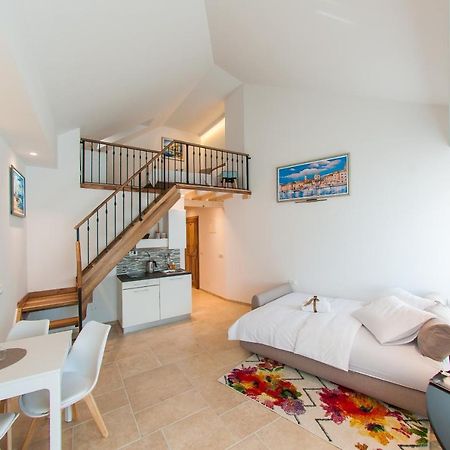 Bazzar Apartments Trogir Exteriör bild