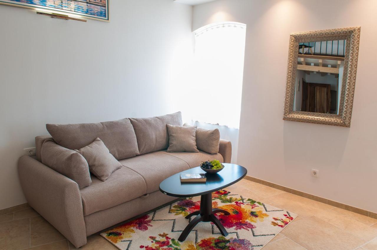 Bazzar Apartments Trogir Exteriör bild