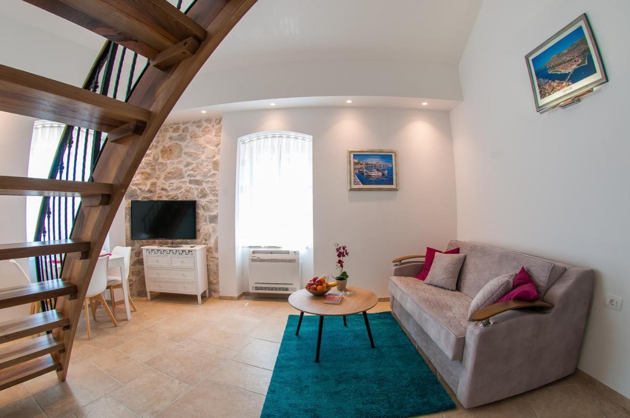 Bazzar Apartments Trogir Exteriör bild